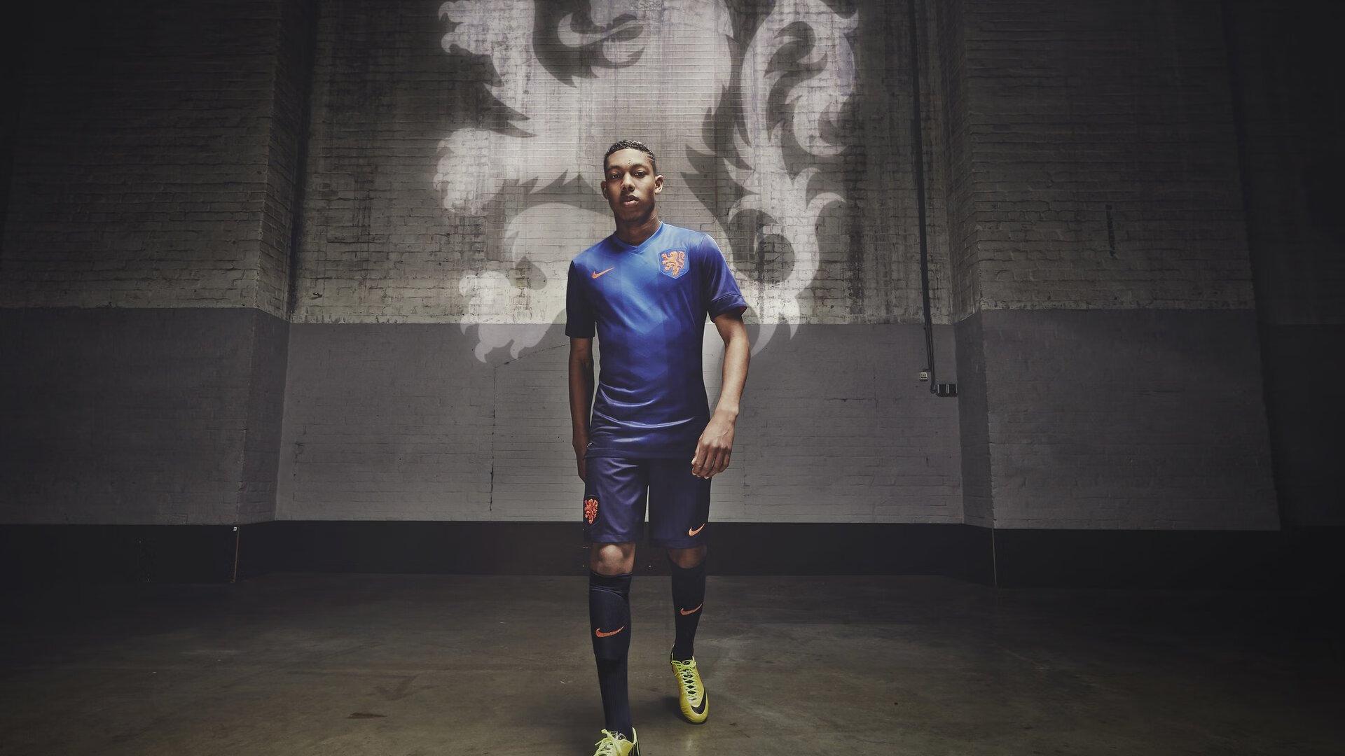 官方认证!富勒姆新星乔希·金无效进球震撼全场,逆境高光当选队内月度最佳