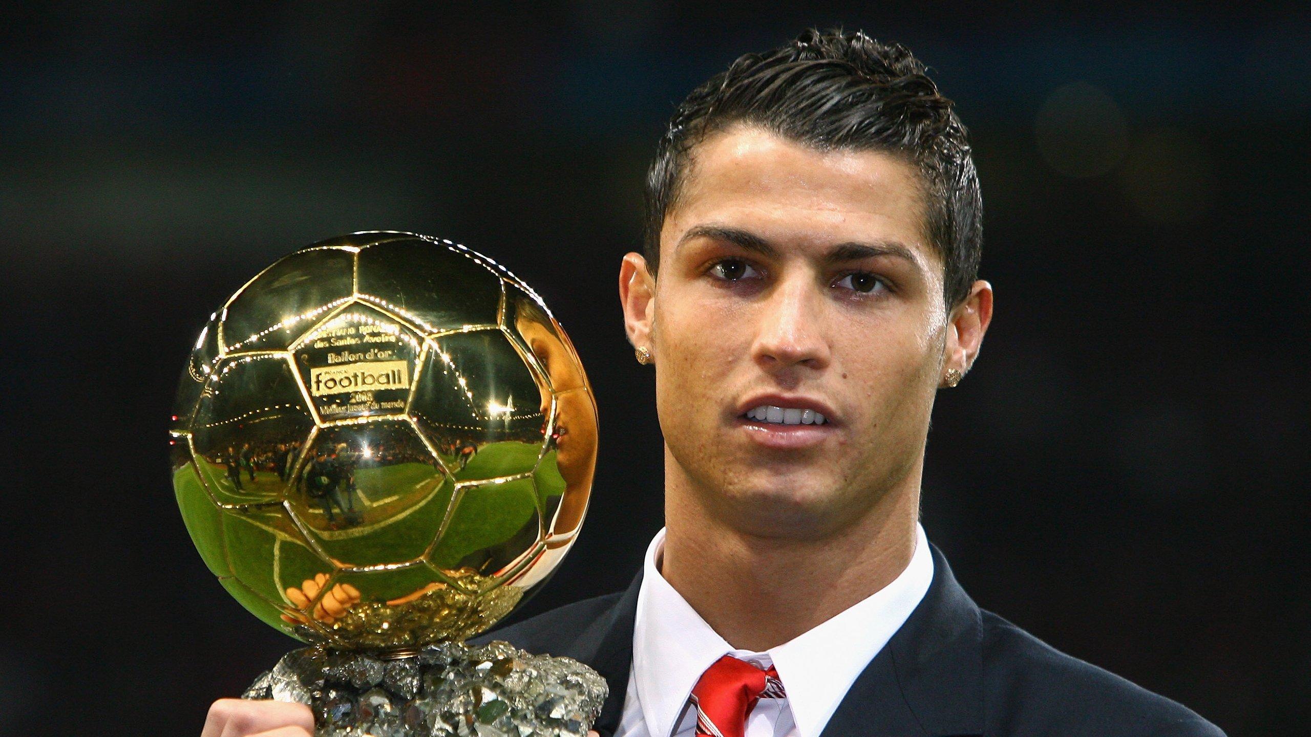 莱万深情献球庆妻诞辰 波兰核心前瞻荷兰之战锁定德容