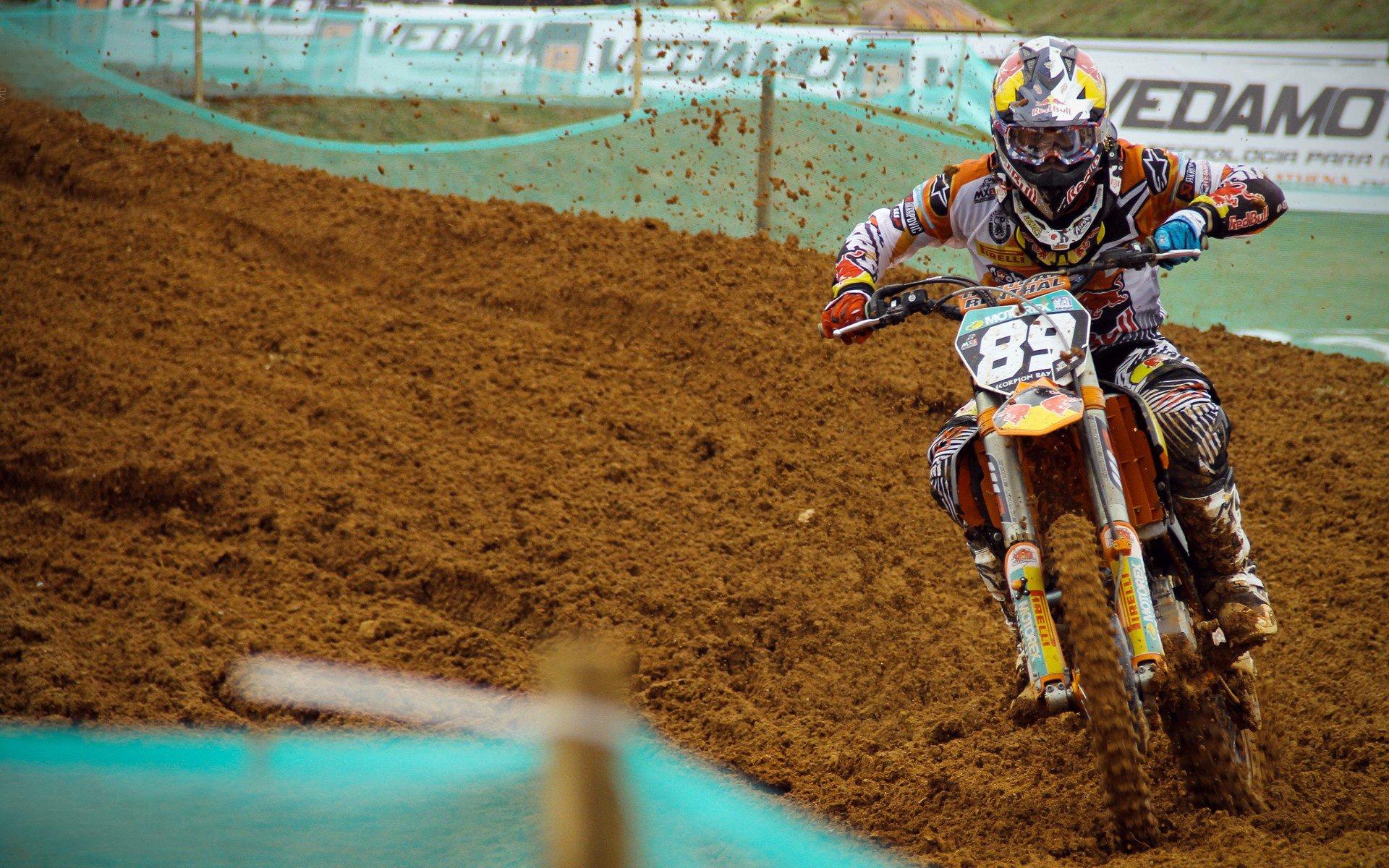 英超非洲球员转会费排行榜揭晓，尼古拉·佩佩8000万欧元居首，穆罕默德·塞梅尼奥跻身前列